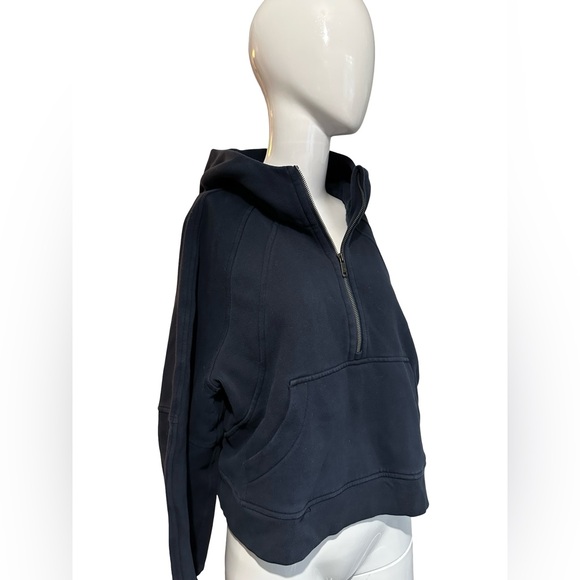 Lululemon Half Zip Cropped Hoodie – Navy – M/L – Excellent Condition - Picture 4 of 8